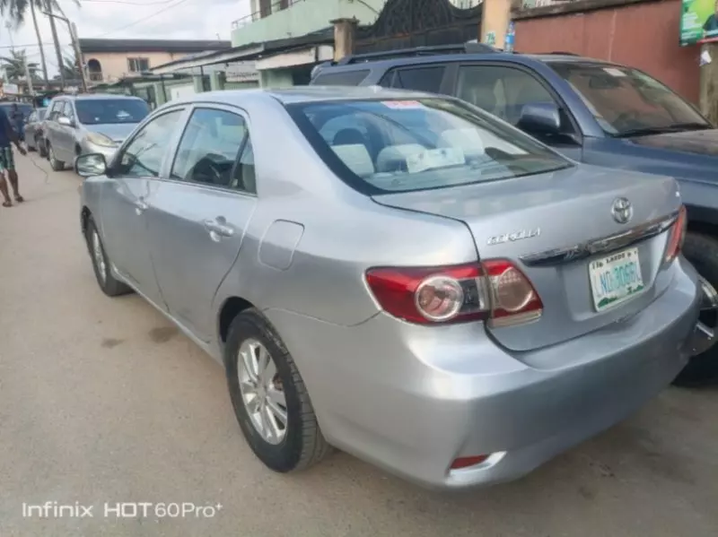 TOYOTA Corolla   - 2009