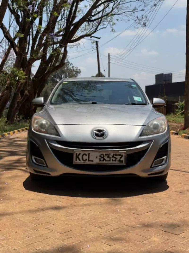 Mazda Axela    - 2010
