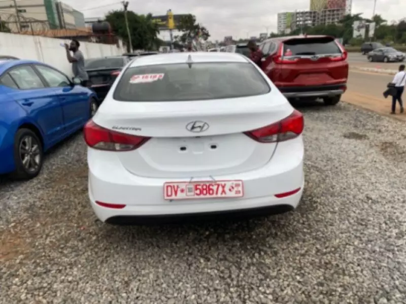Hyundai Elantra   - 2015