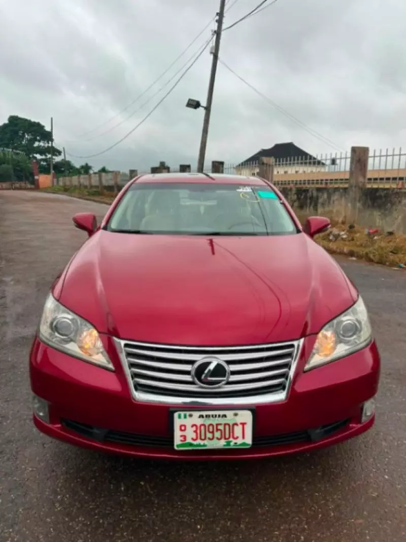 Lexus ES   - 2011