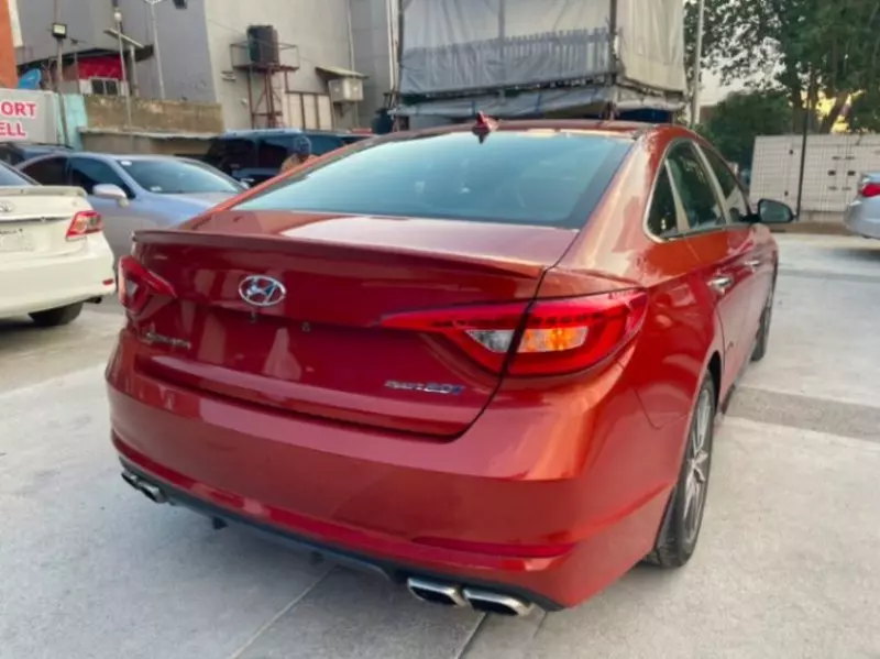 Hyundai Sonata   - 2015