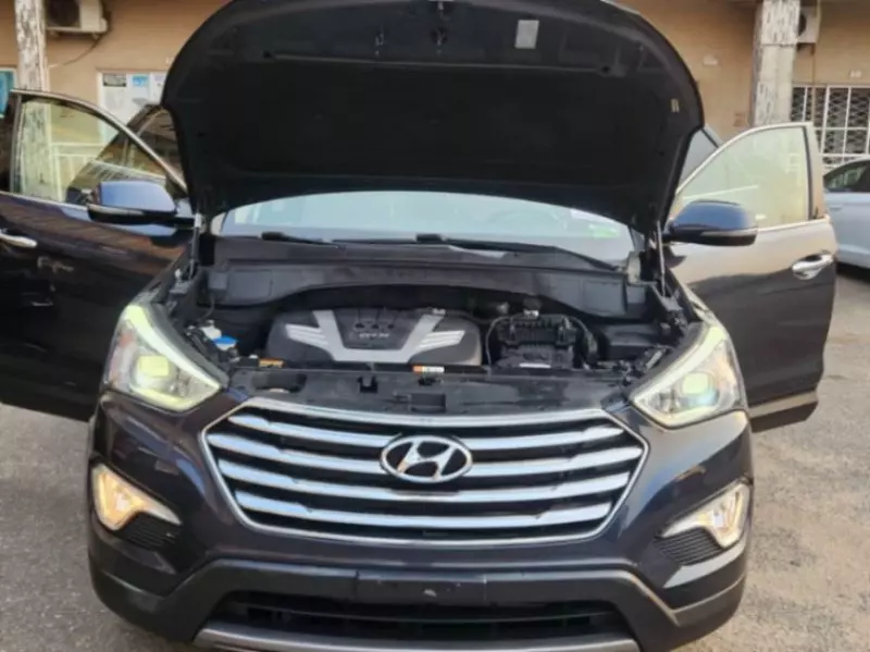 Hyundai Santa Fe   - 2014