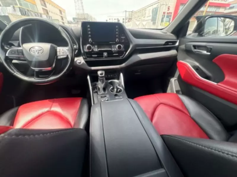 TOYOTA Highlander   - 2021