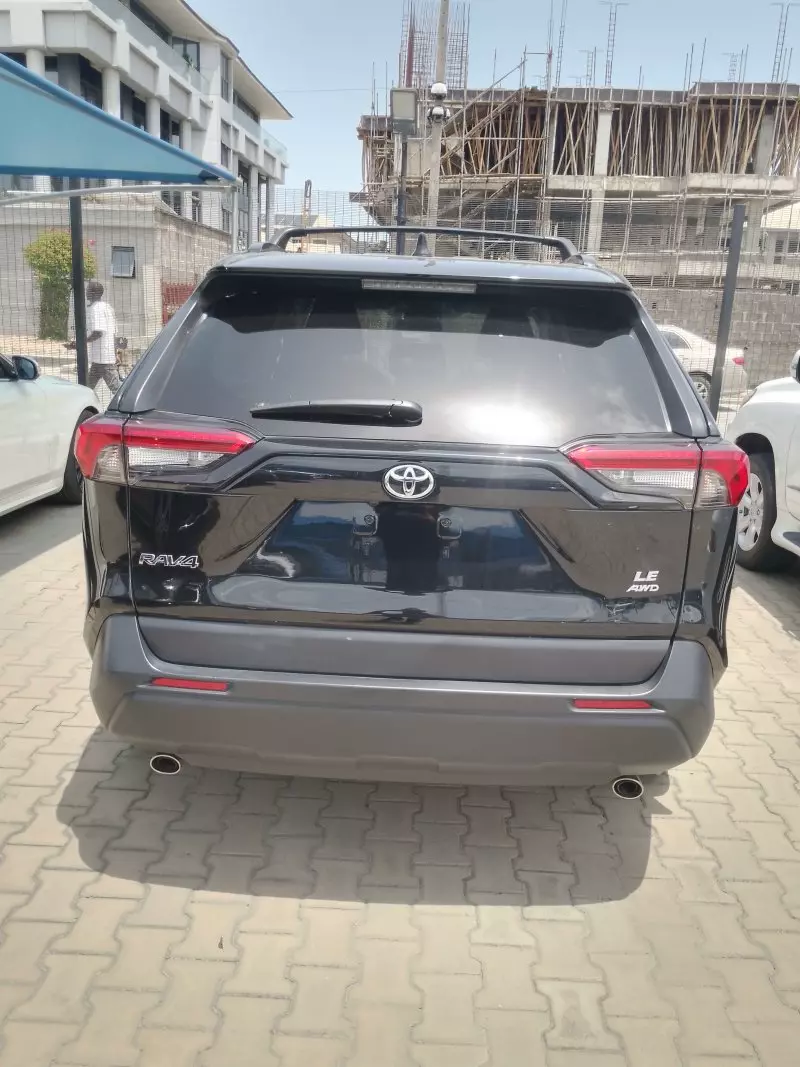 Toyota RAV 4   - 2021