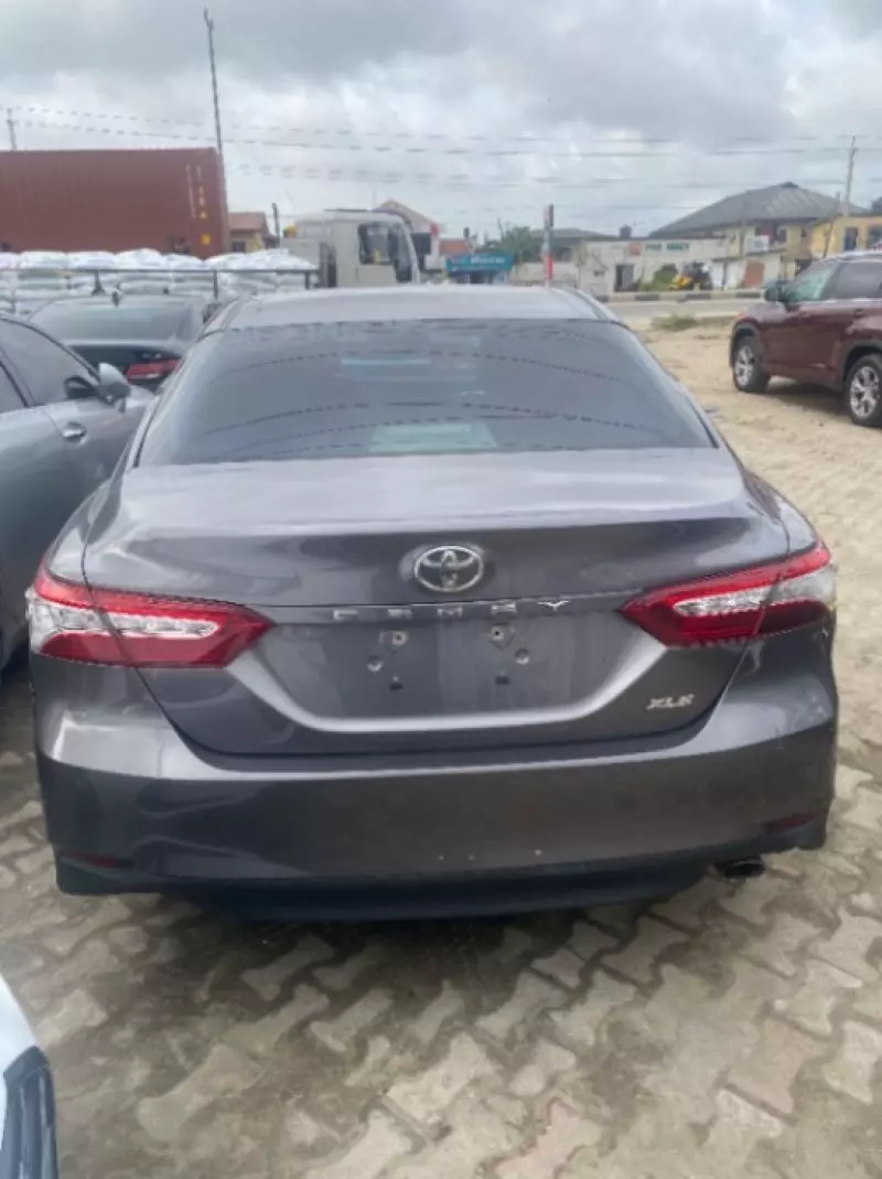 Toyota Camry   - 2018