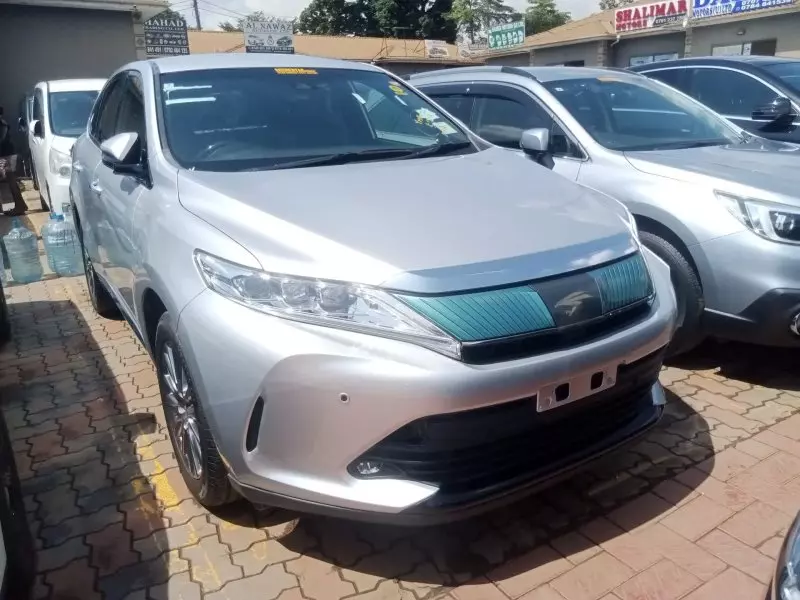 Toyota Harrier   - 2017