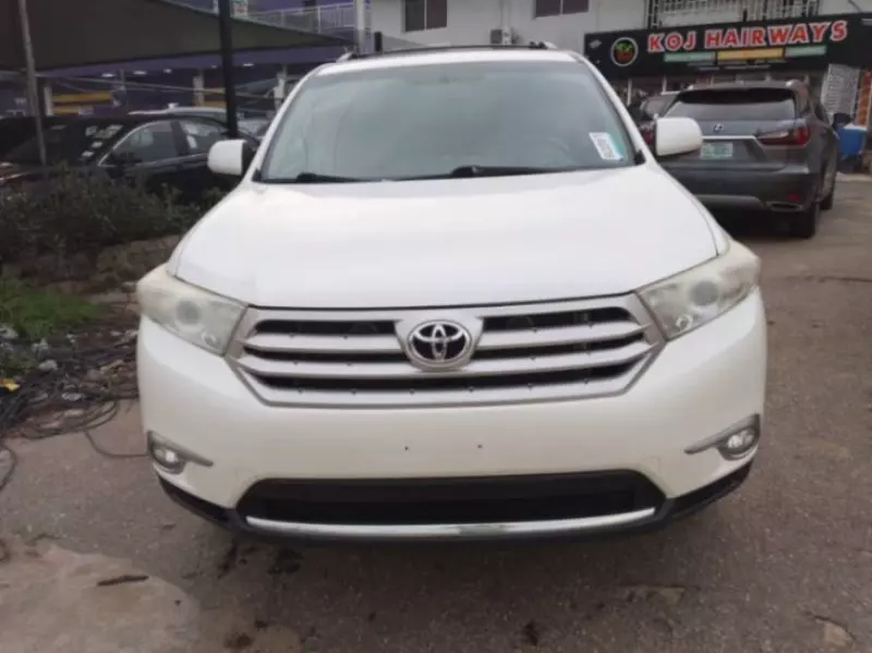 Toyota Highlander   - 2013