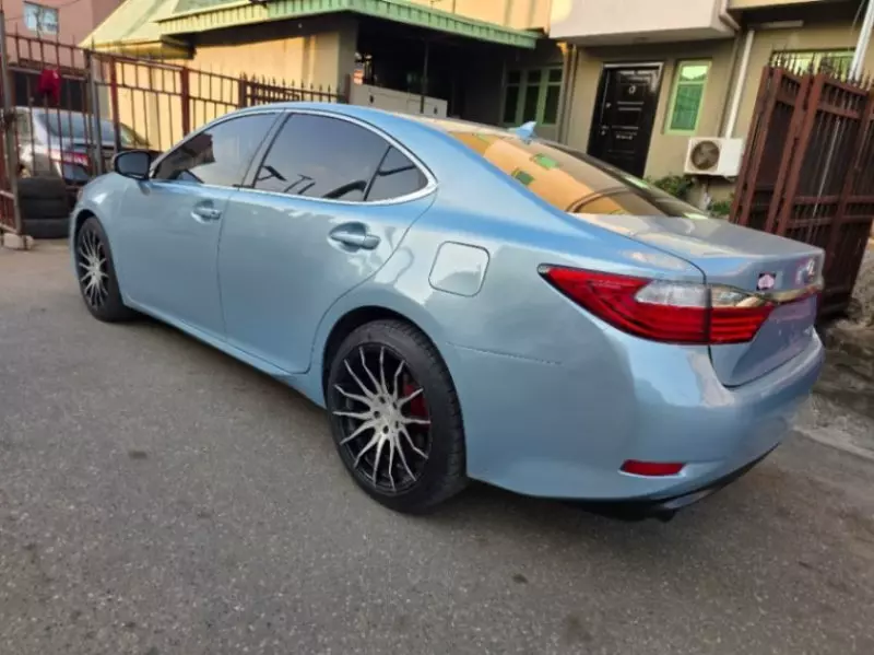 Lexus ES   - 2014
