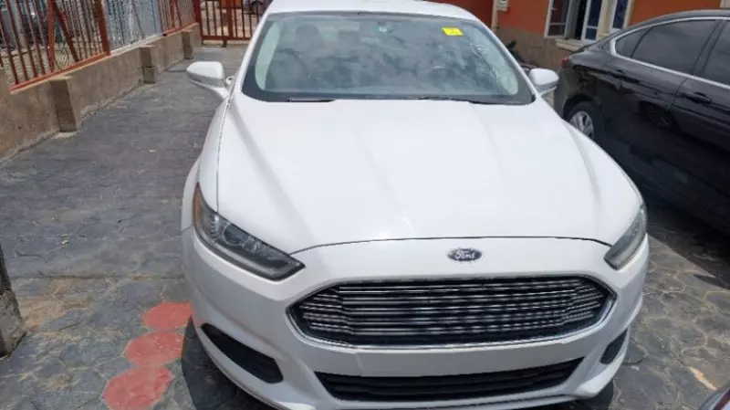 Ford Fusion - 2014