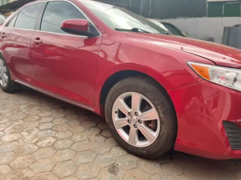 Toyota Camry   - 2012