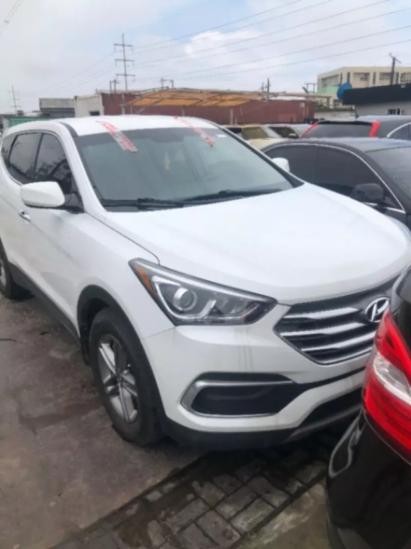 Hyundai Santa FE   - 2014
