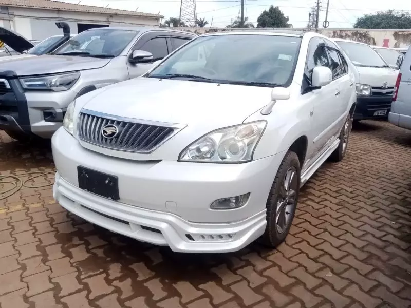 Toyota Harrier   - 2012