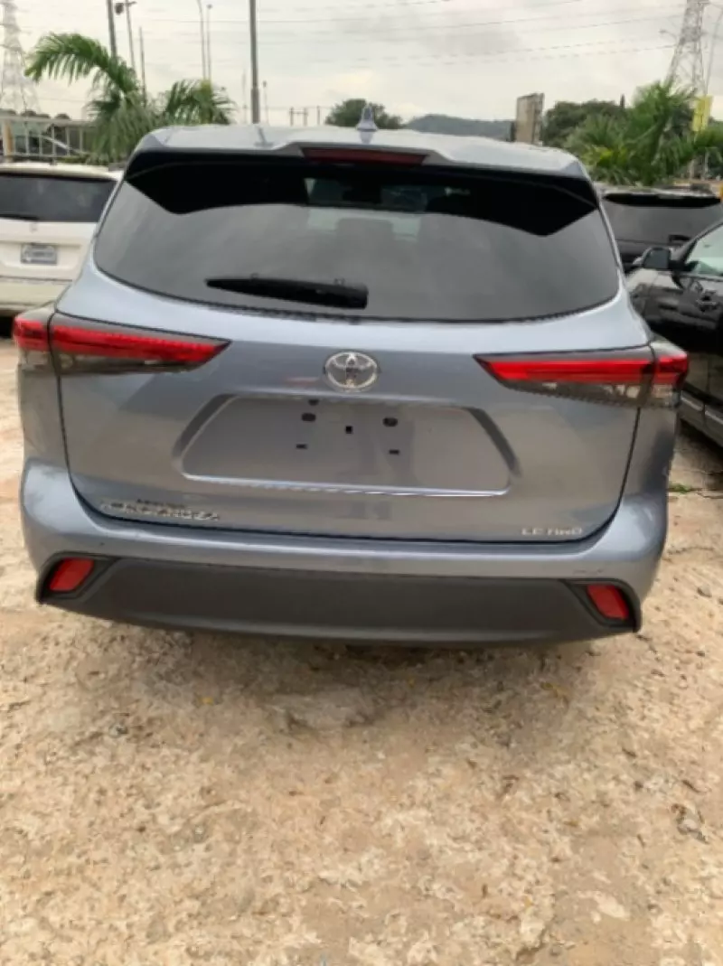 Toyota Highlander   - 2020