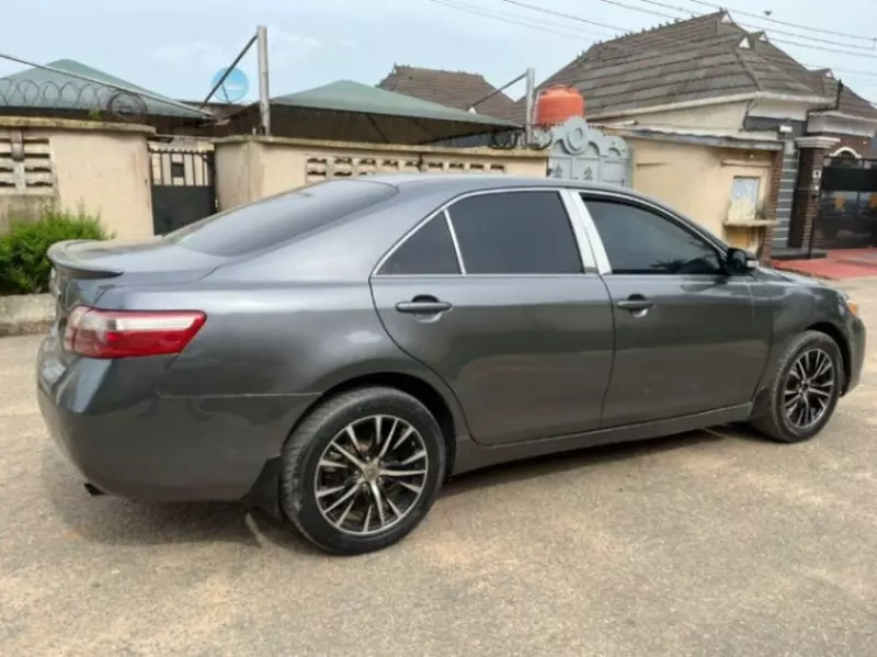 TOYOTA Camry - 2009
