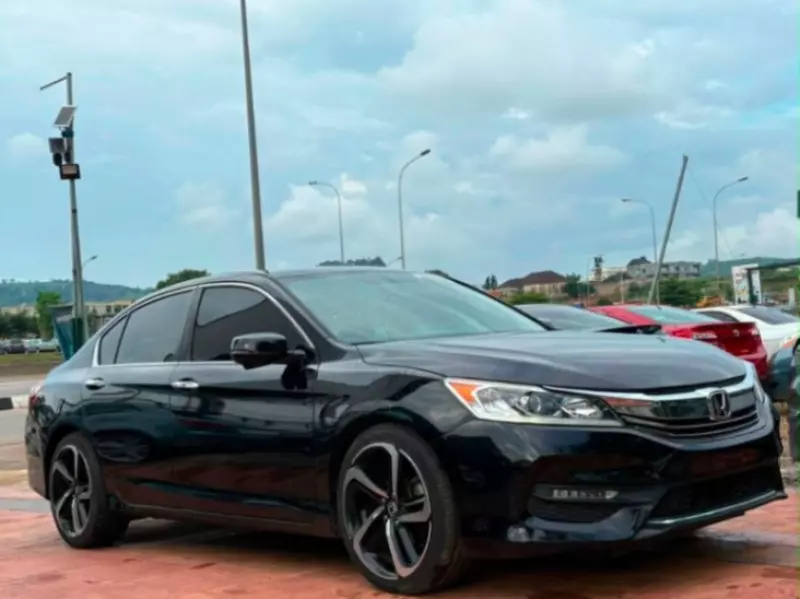 Honda Accord   - 2016