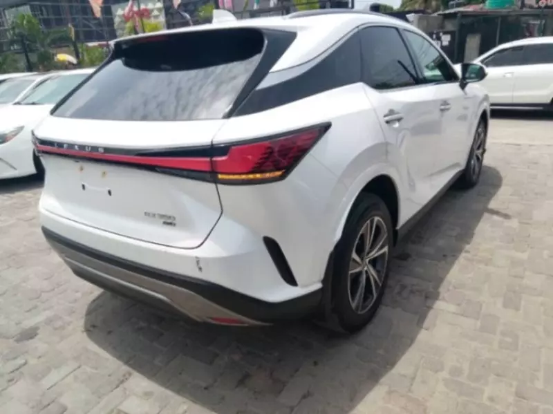 Lexus RX   - 2023