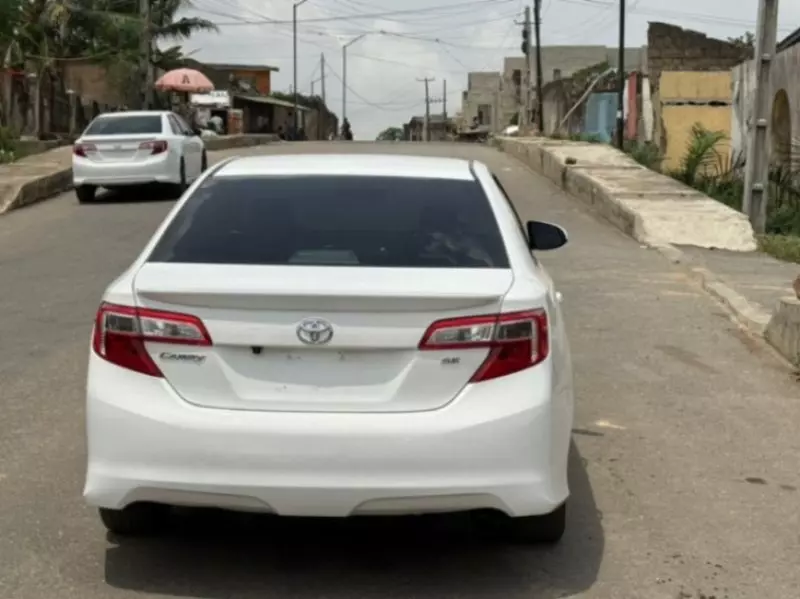 Toyota Camry   - 2013