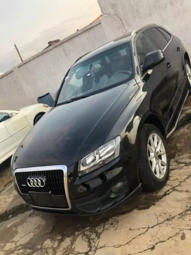 Audi Q5   - 2011