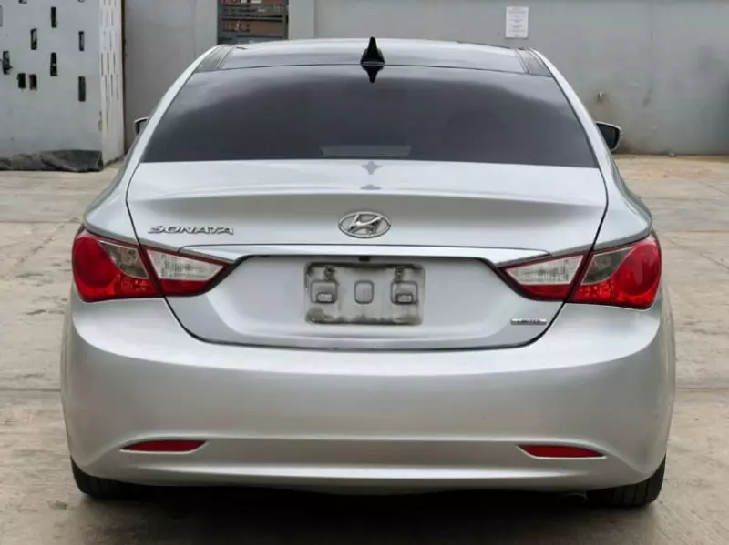 Hyundai Sonata   - 2015