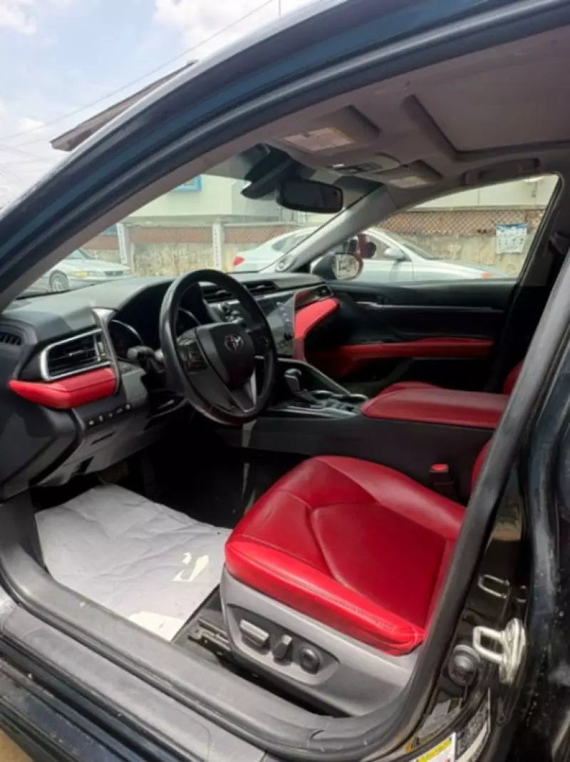 TOYOTA Camry - 2018