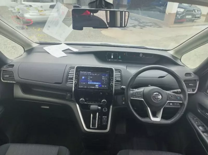 Nissan Serena   - 2019