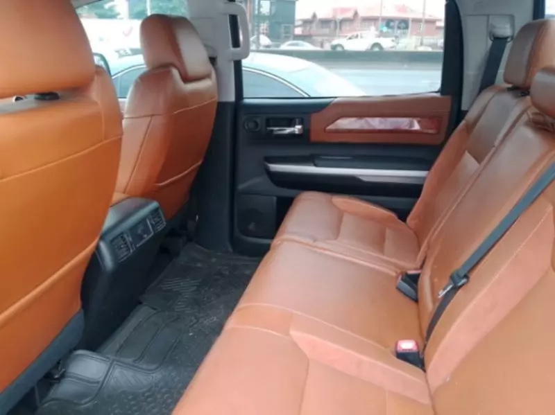 Toyota Tundra   - 2014