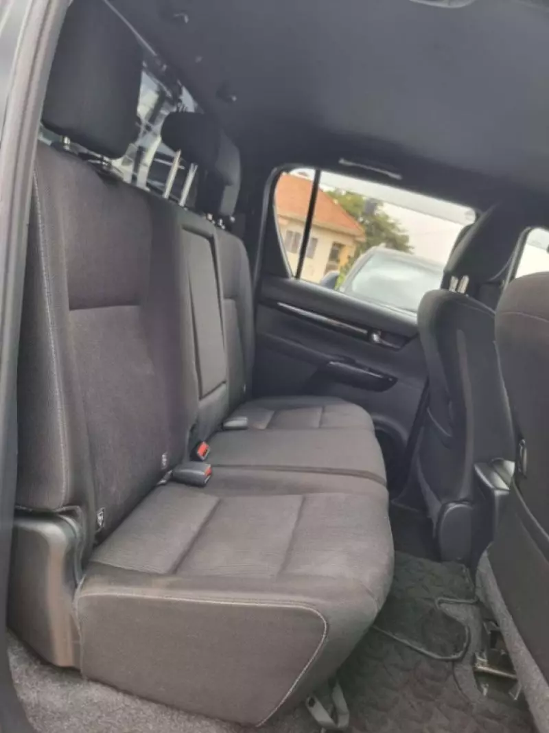 Toyota Hilux   - 2019