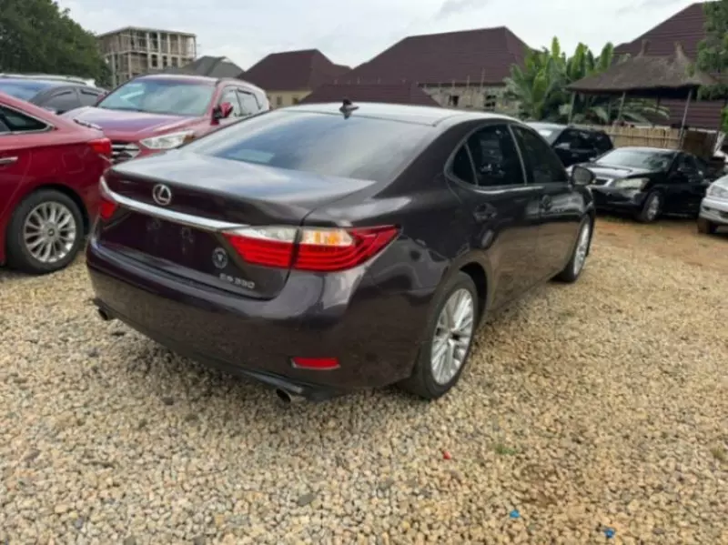 Lexus ES 350   - 2013