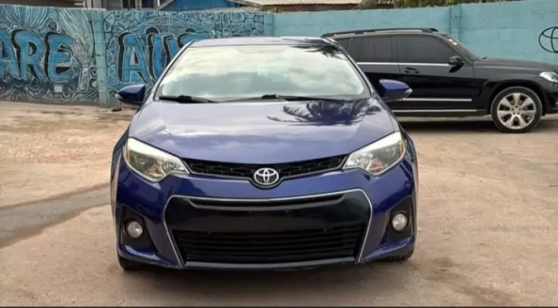 Toyota Corolla   - 2014