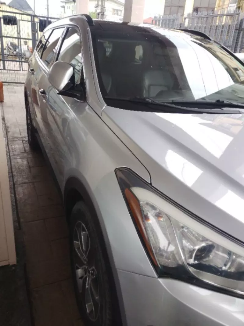 Hyundai Santa FE - 2015
