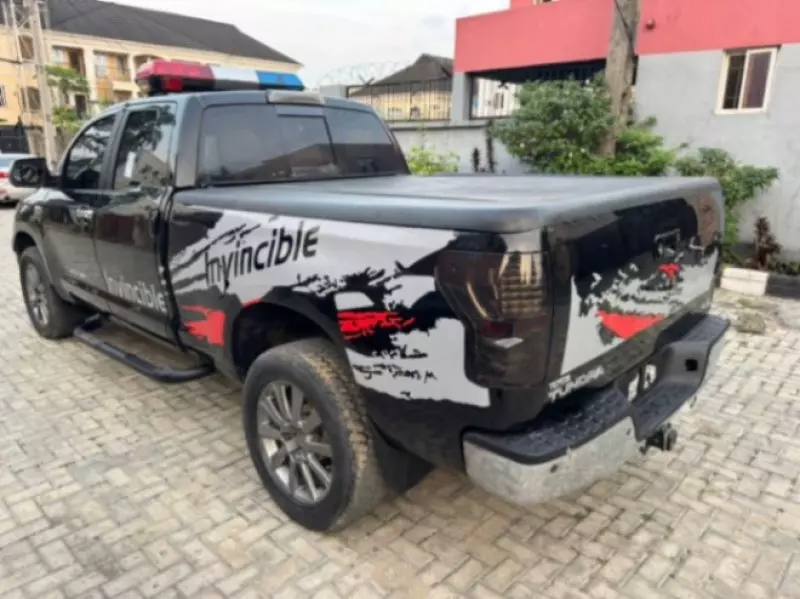 Toyota Hilux   - 2012