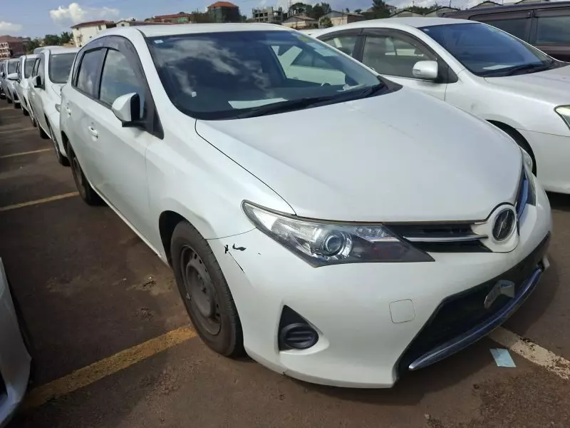 Toyota Auris   - 2013