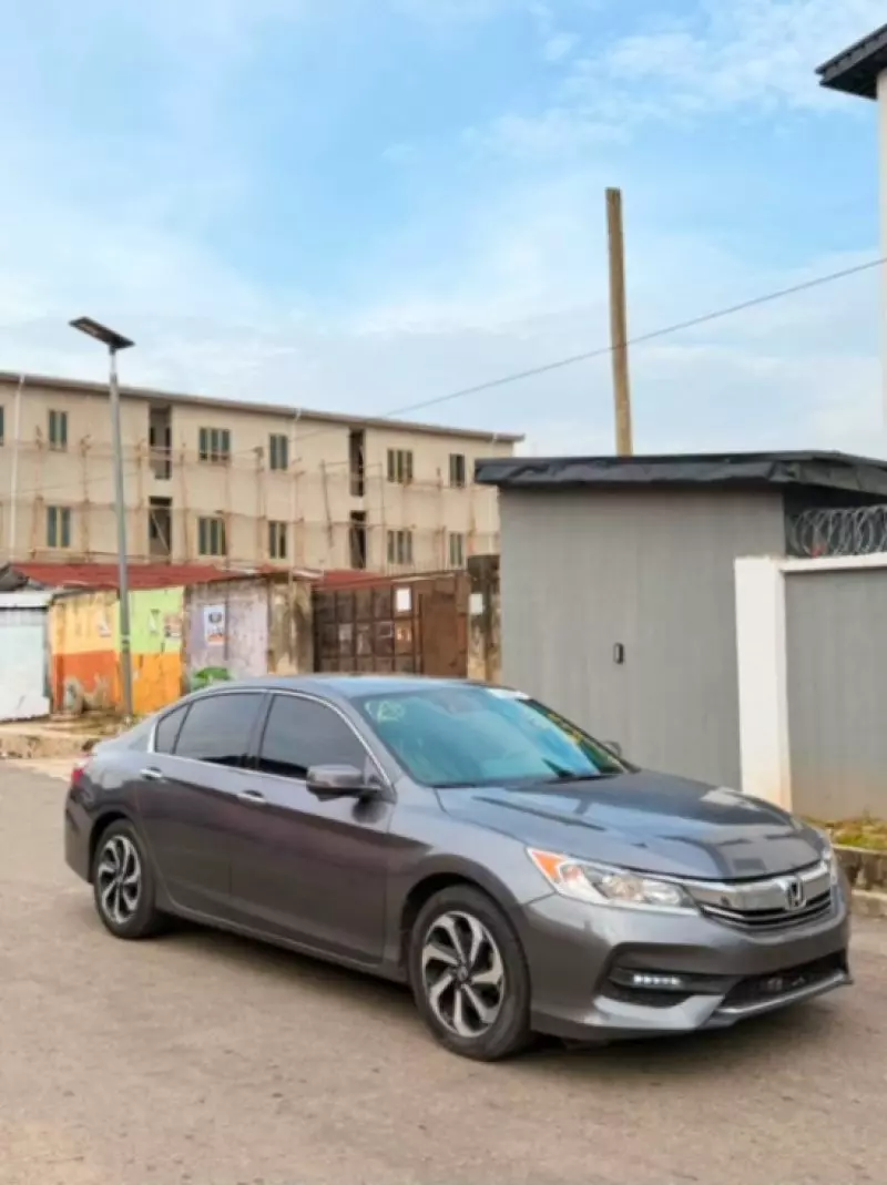 Honda Accord   - 2017