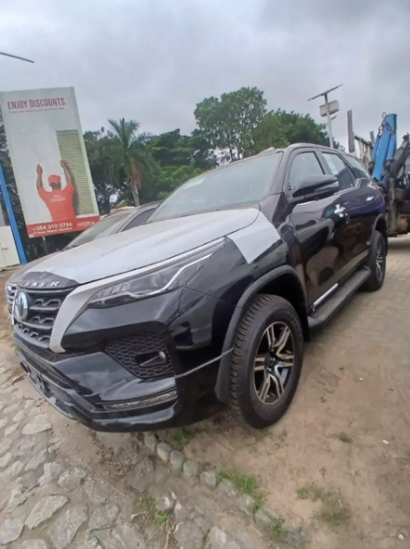 TOYOTA Fortuner   - 2025