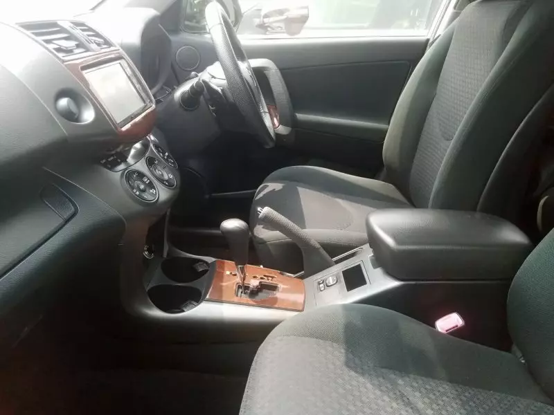 Toyota Vanguard    - 2012