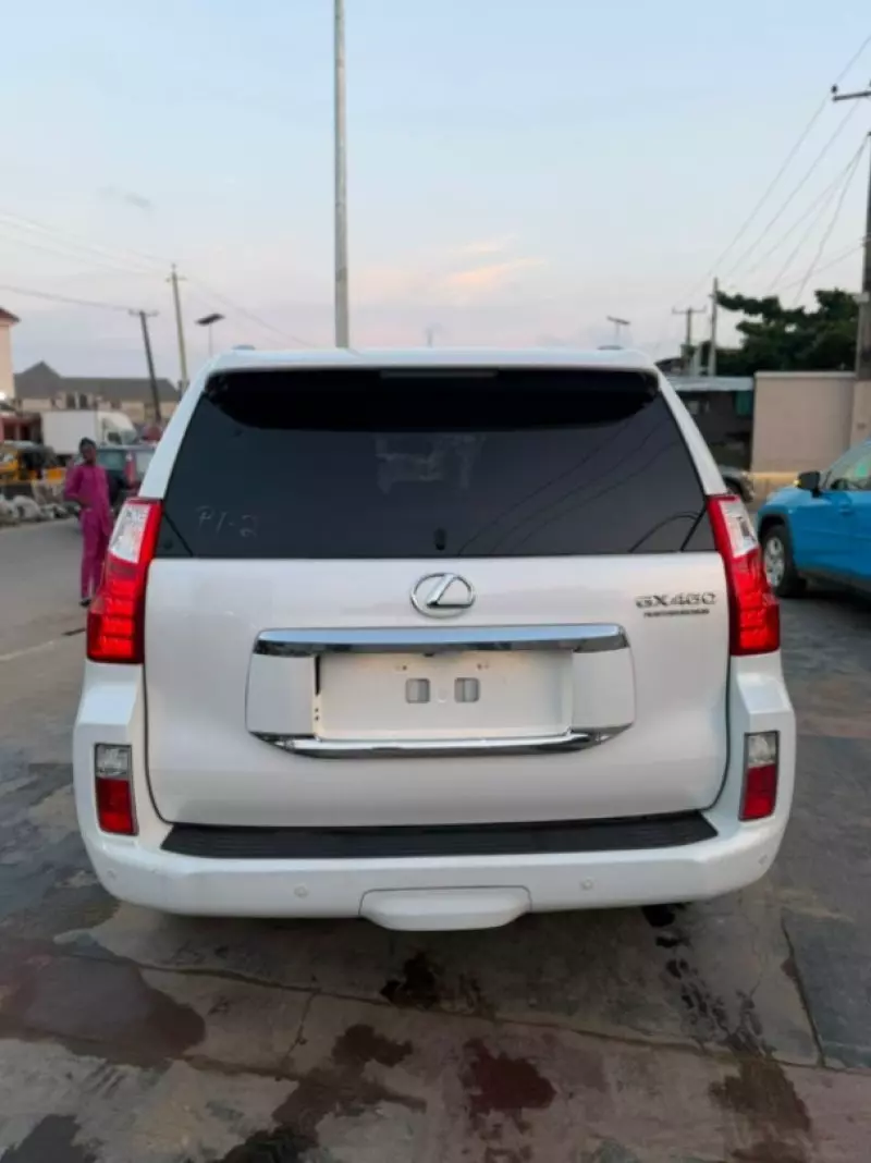 Lexus GX 460   - 2012