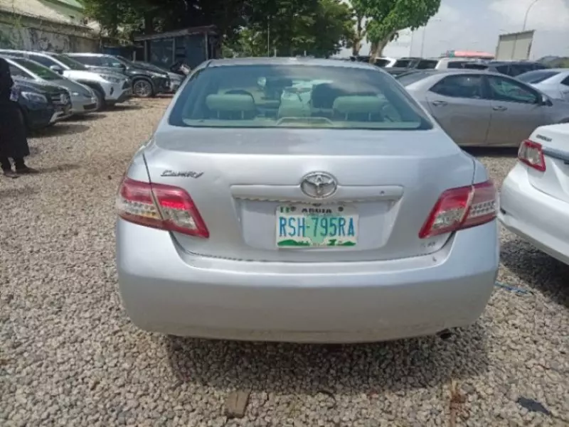 TOYOTA Camry   - 2010