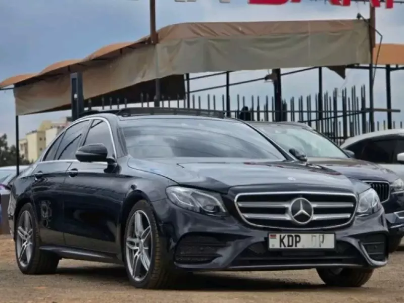 Mercedes-Benz E200   - 2017