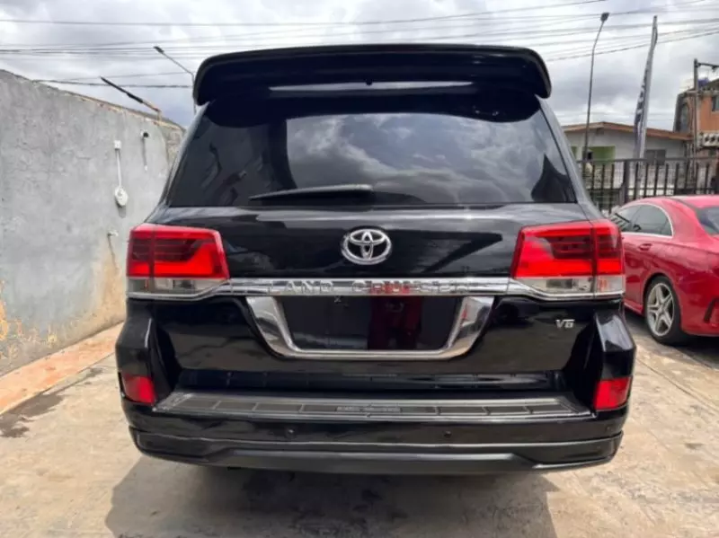 Toyota Land Cruiser   - 2014