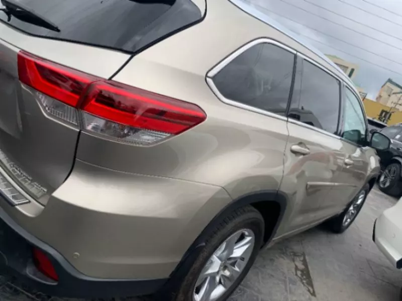 Toyota Highlander   - 2009