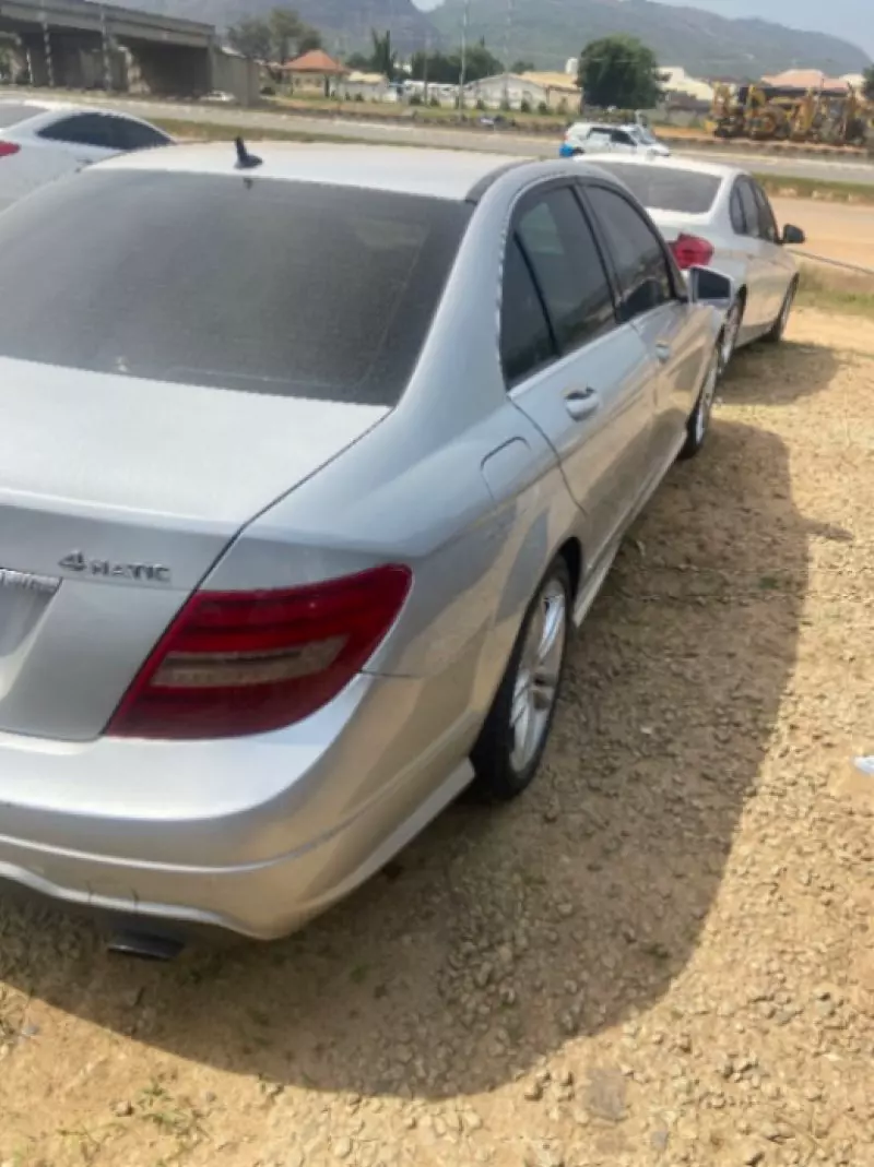 Mercedes-Benz C 300   - 2012