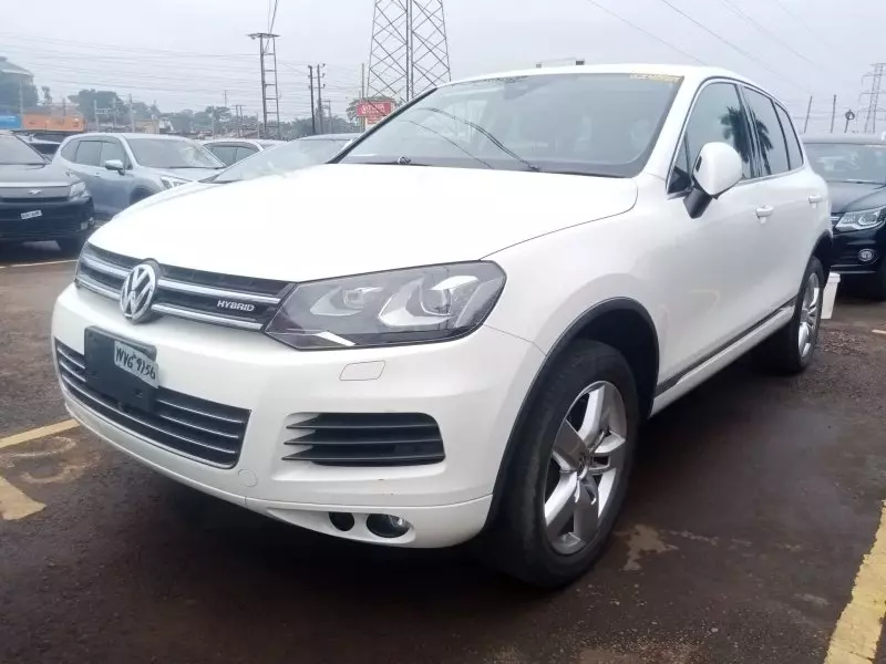 Volkswagen Touareg   - 2011