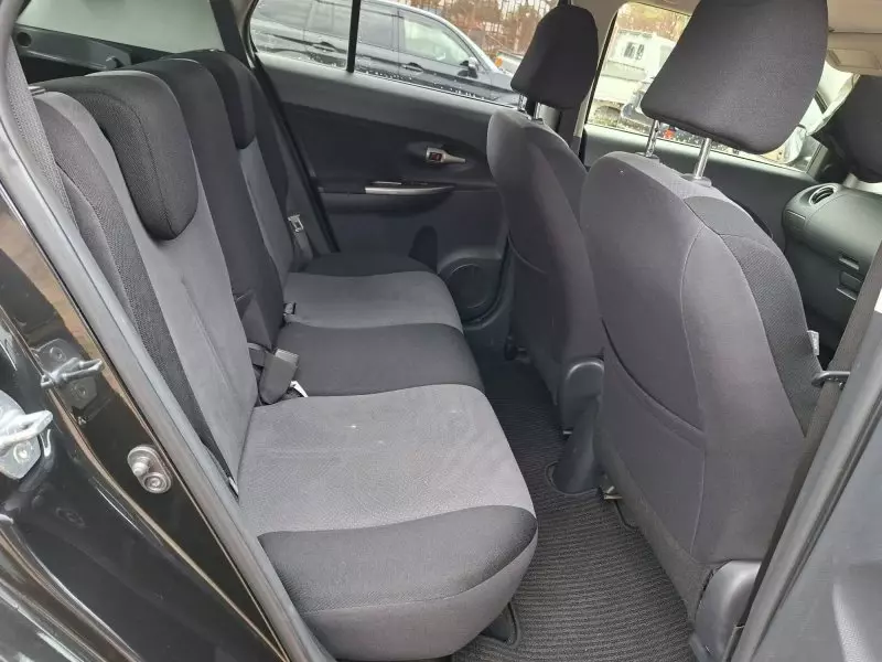 Toyota Ist    - 2012