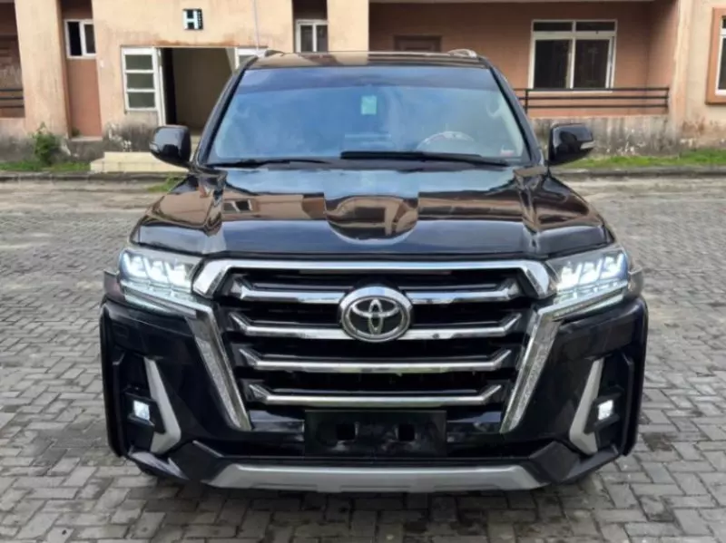 Toyota Land Cruiser   - 2017