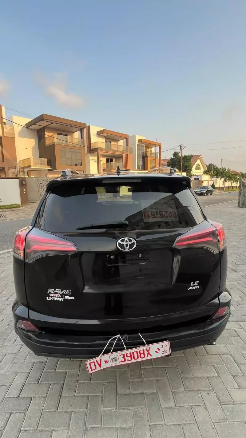 Toyota RAV4   - 2018