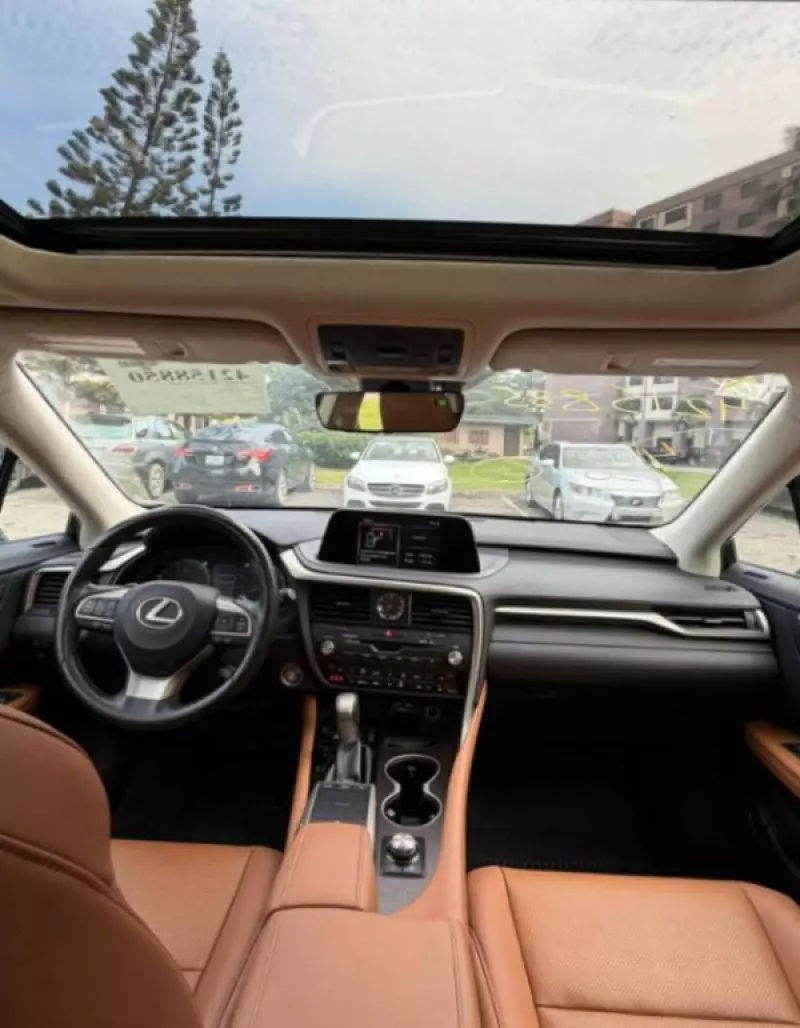 Lexus RX   - 2021