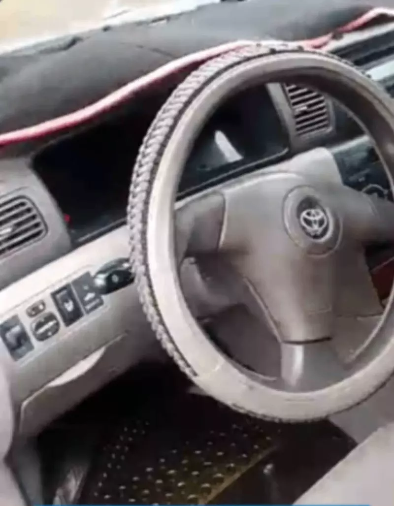 TOYOTA Corolla - 2005