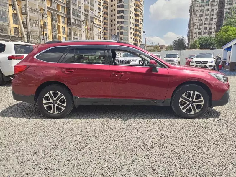 Subaru Outback   - 2018