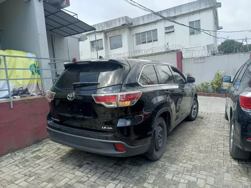 Toyota Highlander   - 2014