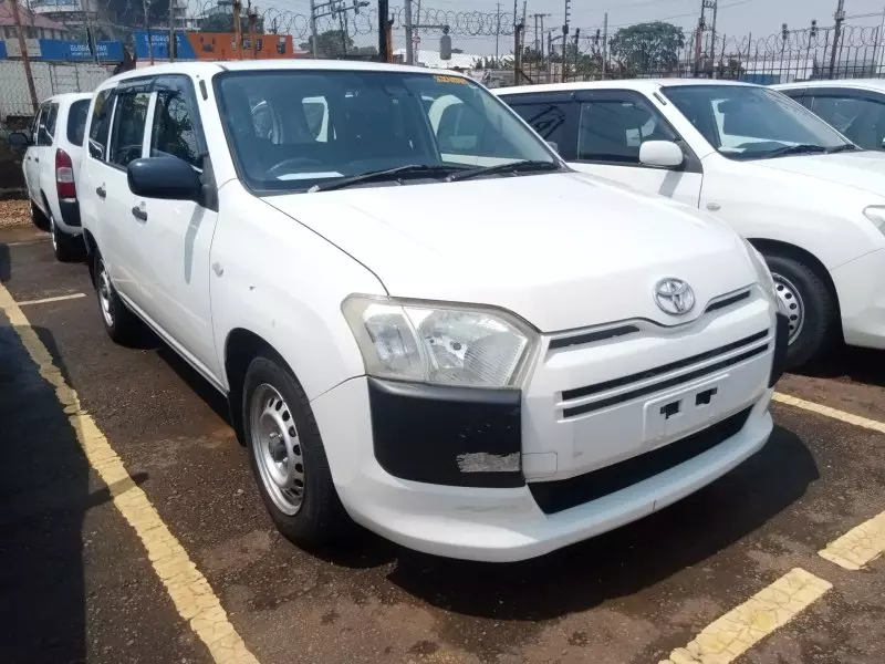 Toyota Probox    - 2017